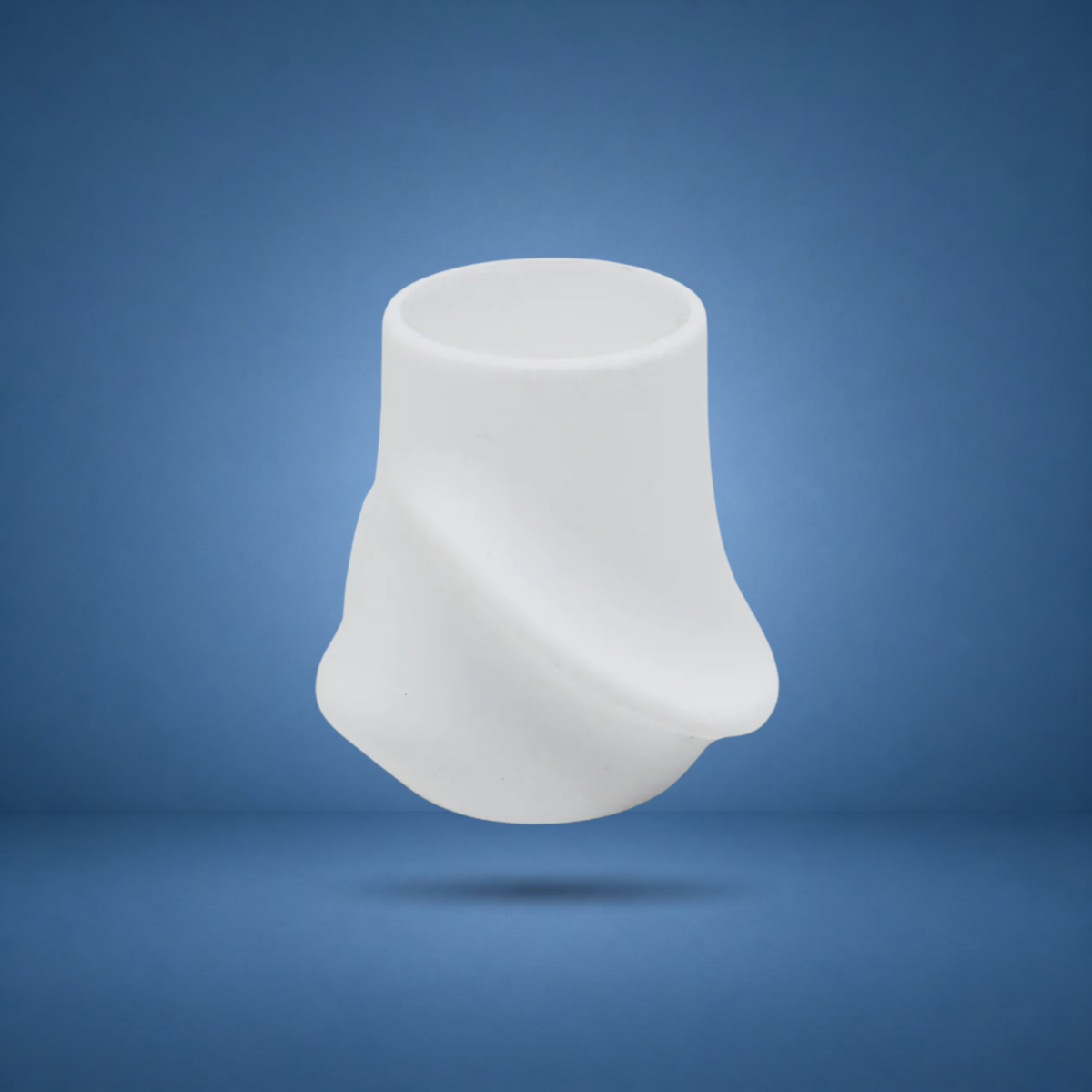 Ergo Grip blanc, visuel studio sur fond bleu terrain