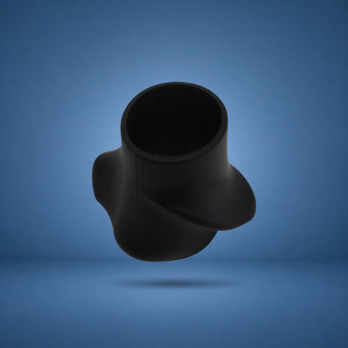 Ergo Grip noir, visuel studio sur fond bleu terrain